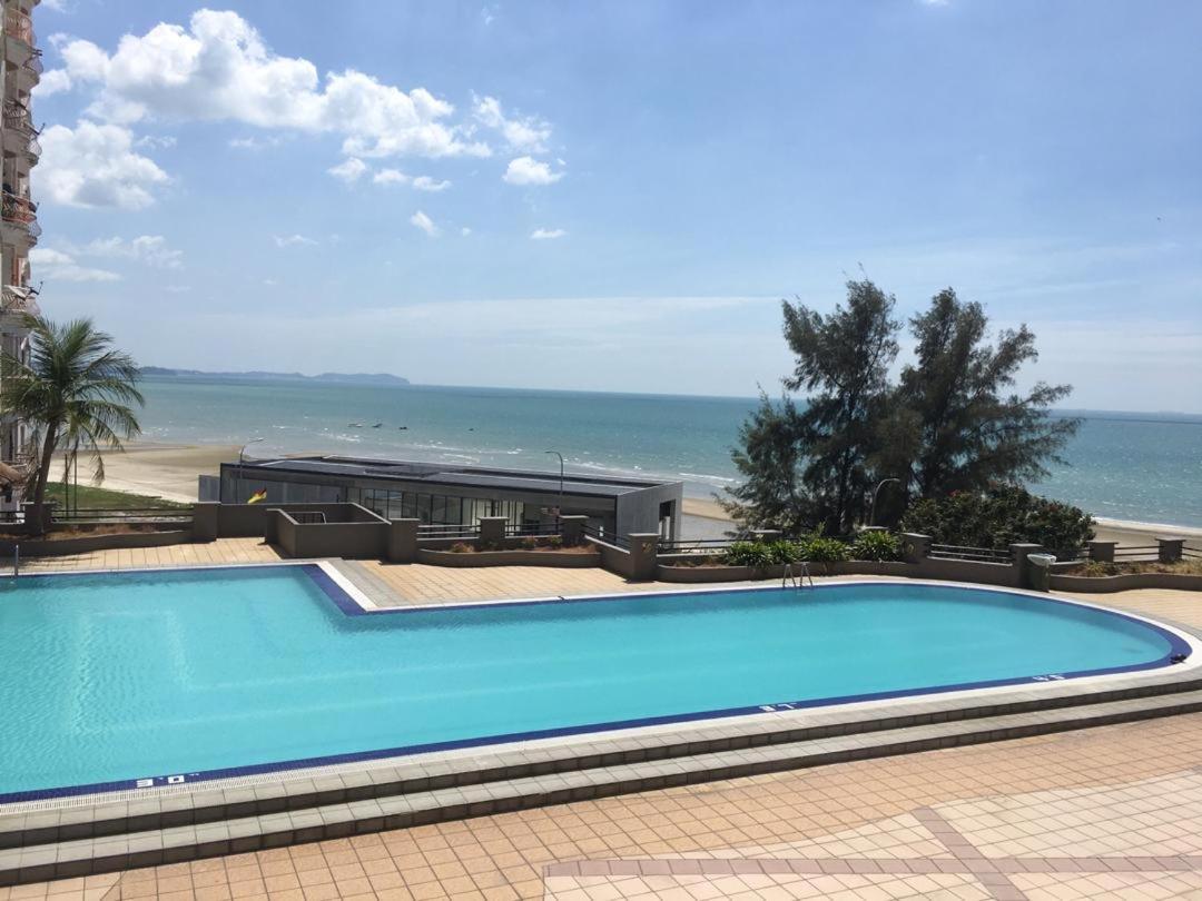 Jc Sunshine Bay Resort Apartment Port Dickson Exteriör bild